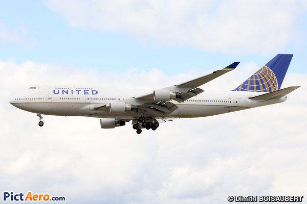 Boeing 747-422 (United Airlines)