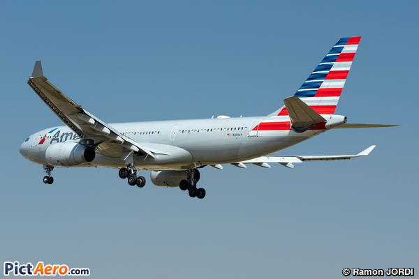 Airbus A330-243 (American Airlines)