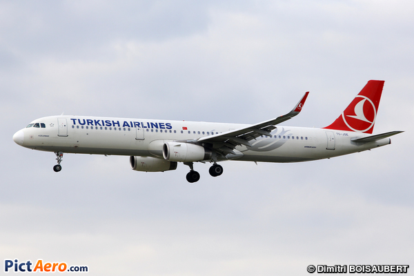 Airbus A321-214 (Turkish Airlines)