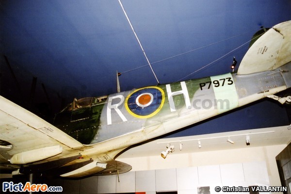 Supermarine Spitfire Mk IIA (Australian War Memorial)