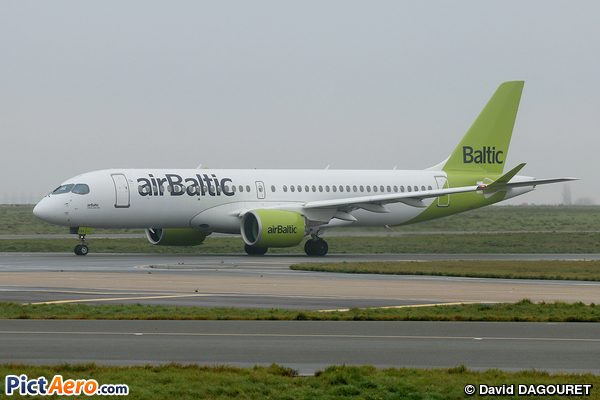 Bombardier CSeries CS300 (BD-500-1A11) (Air Baltic)