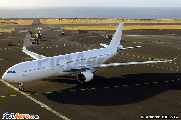 Airbus A330-322 (Hifly)