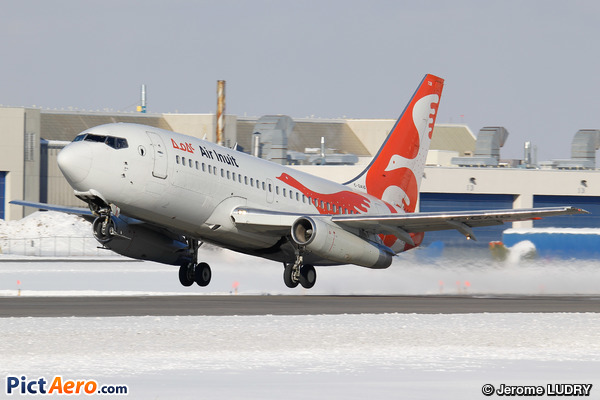Boeing 737-2S2C/Adv (Air Inuit)