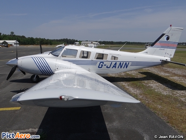 Piper PA-34-220T (Private / Privé)