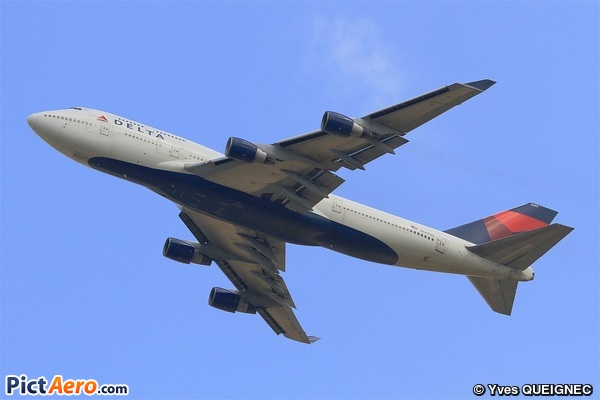 Boeing 747-451 (Delta Air Lines)