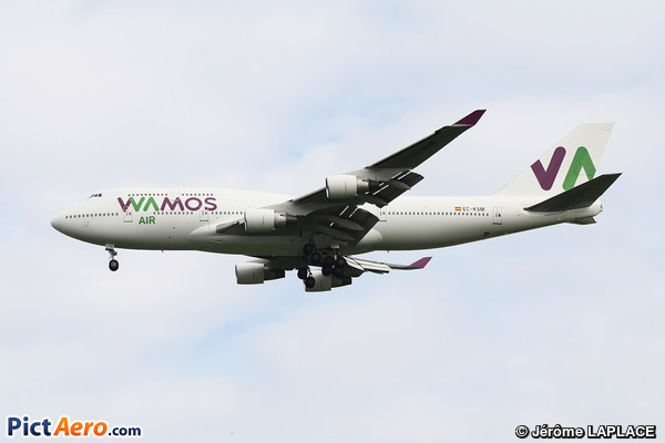 Boeing 747-412 (Wamos Air)