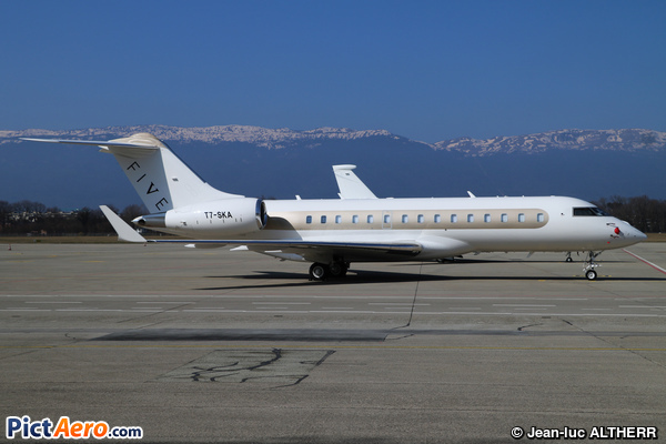 Bombardier BD-700 1A10 Global Express XRS (Emperor Aviation)