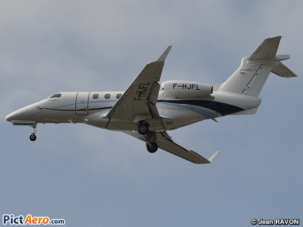 Embraer 505 Phenom 300 (Ixair)
