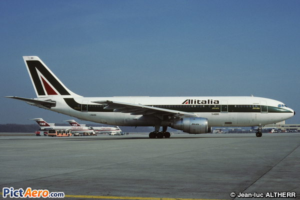 Airbus A300B4-203 (Alitalia)