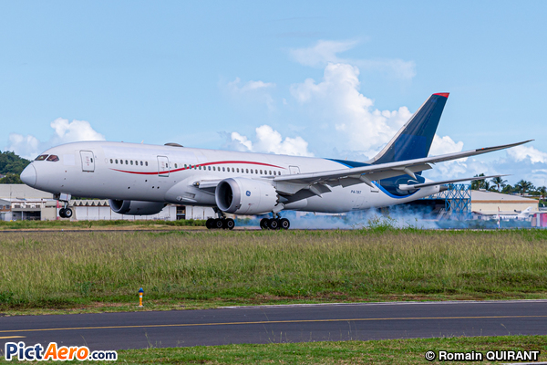 Boeing 787-8 Dreamliner (Comlux Aruba)