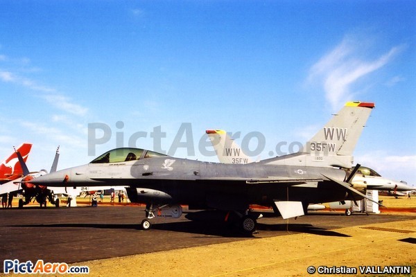 General Dynamics F-16C Fighting Falcon (United States - US Air Force (USAF))