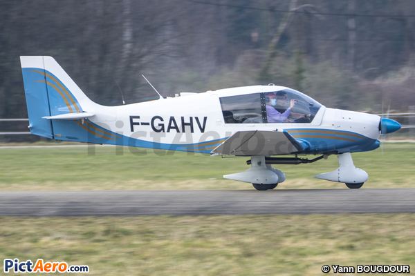 DR400-140B (Les Amis du Centre Laïc d’Aviation Populaire de Savoie C.L.A.P.)