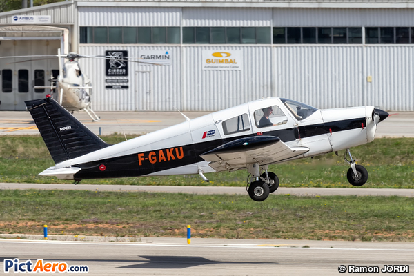 Piper PA-28-235 Pathfinder (Private / Privé)