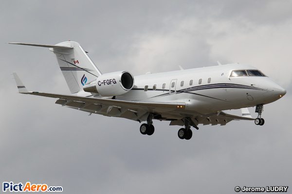 Canadair CL-600-2B16 Challenger 604 (Skyservice Business Aviation)