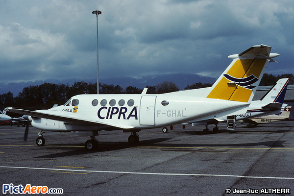 Beech Super King Air 200 (CIPRA)