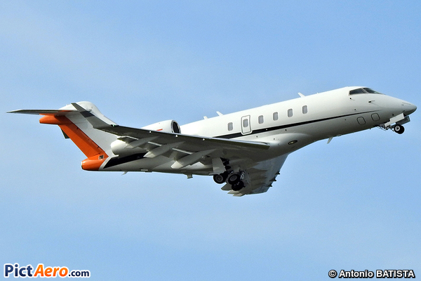 Bombardier BD-100-1A10 Challenger 350 (International Jet Management)