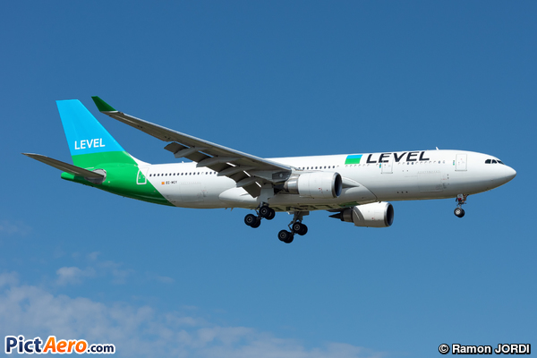 Airbus A330-202 (Level)