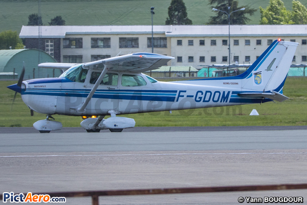 Cessna 172P Skyhawk (Aéroclub Auvergne - Aulnat)