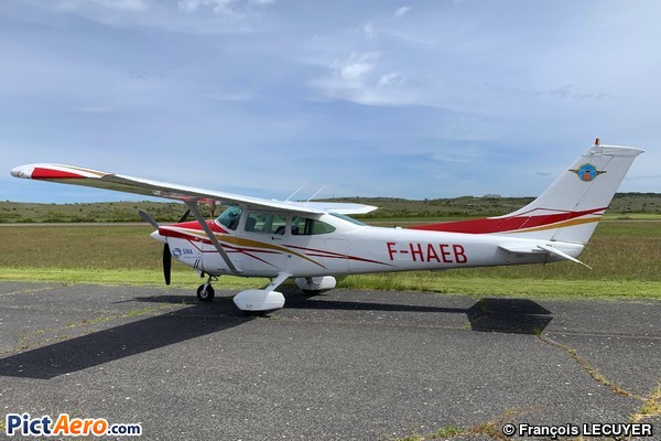 Cessna 182 R (Aéroclub Vauclusien)