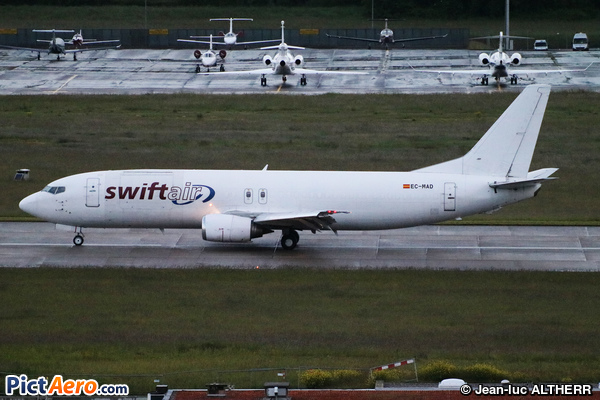 Boeing 737-4Y0F (Swiftair)