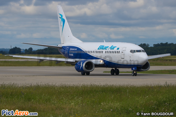 Boeing 737-5L9 (Blue Air)
