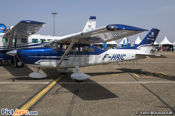 Cessna 182T Skylane (Rectimo Air Transport SAS)