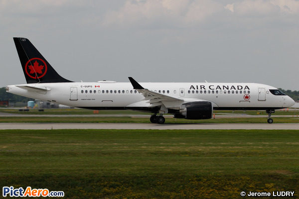 Airbus A220-371  (Air Canada)