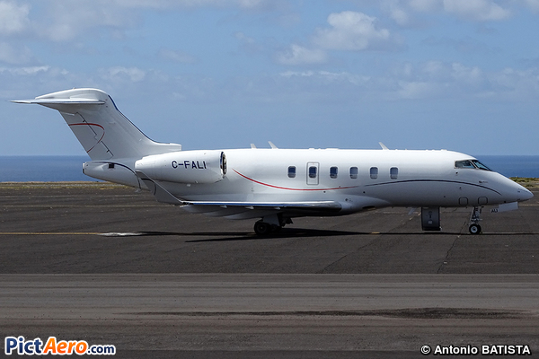 Bombardier BD-100-1A10 Challenger 350 (Irving Oil Transport Inc.)