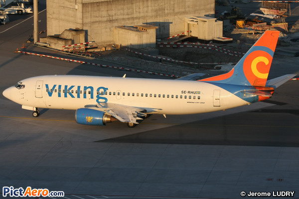 Boeing 737-36N (Viking Airlines)