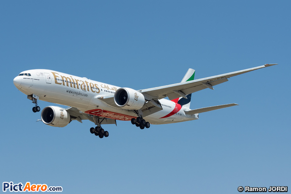 Boeing 777-21H/LR (Emirates)