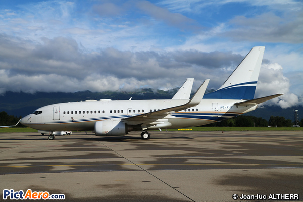 Boeing 737-7Z5/BBJ (Royal Jet)