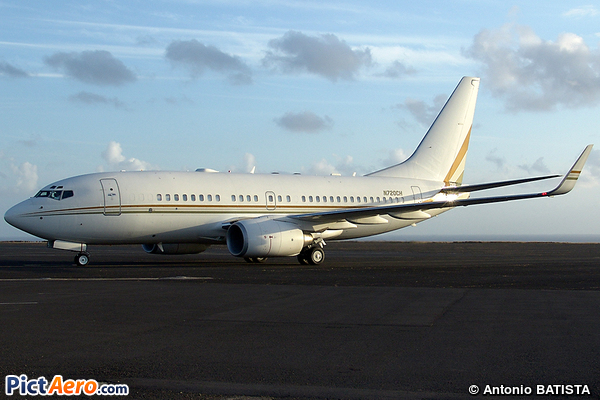 Boeing 737-7AK(BBJ) (Private / Privé)