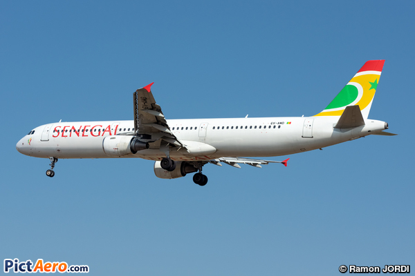 Airbus A321-211 (Air Senegal)
