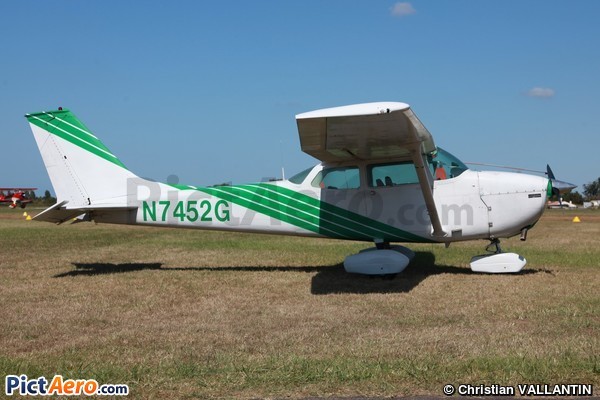 Cessna 172K Skyhawk (Private / Privé)