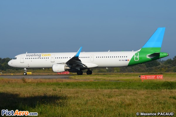 Airbus A321-211 (Vueling Airlines)