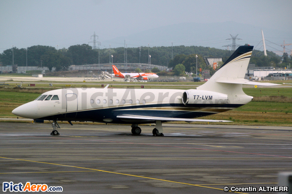 Dassault Falcon 2000 (Private / Privé)