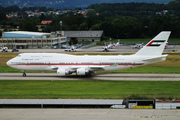 Boeing 747-422 (A6-HRM)