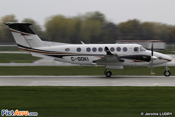 Beech Super King Air 350 (Skyservice Business Aviation)