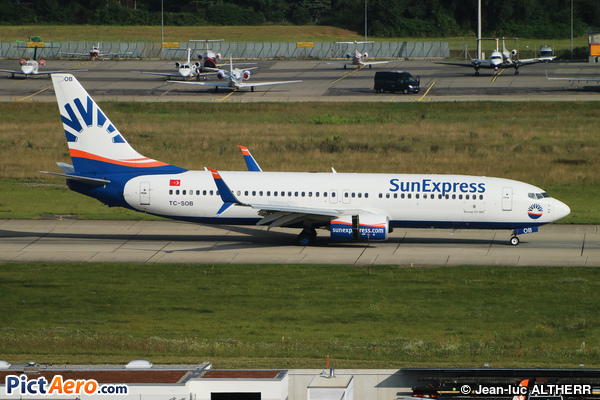 Boeing 737-8HC (SunExpress)