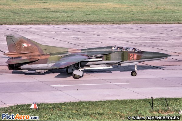 Mikoyan-Gurevitch Mig 23UB Flogger (Hungary - Air Force)