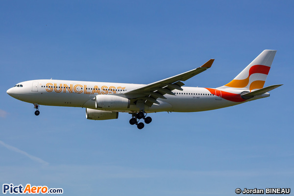 Airbus A330-243 (Sunclass Airlines )