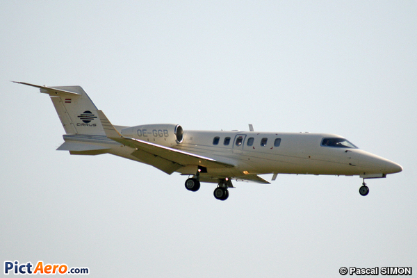 Learjet 40 (Cirrus Aviation Ltd)