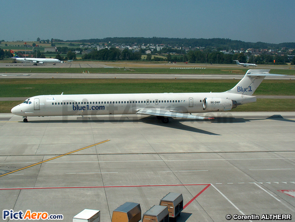 McDonnell Douglas MD-90-30 (Blue 1)