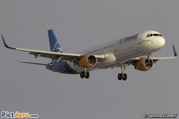 Airbus A321-211 (Air Transat)