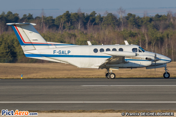 Beech B200T Super King Air (Institut Geographique National)