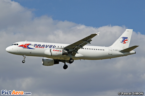 Airbus A320-211 (Travel Service)