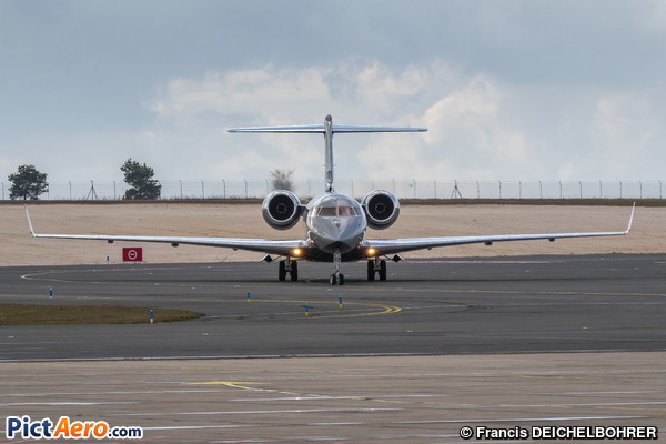 Bombardier BD-700-1A10 Global 6000 (Global Jet Luxembourg)