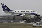 Beech B100 King Air  (C-GIZX)