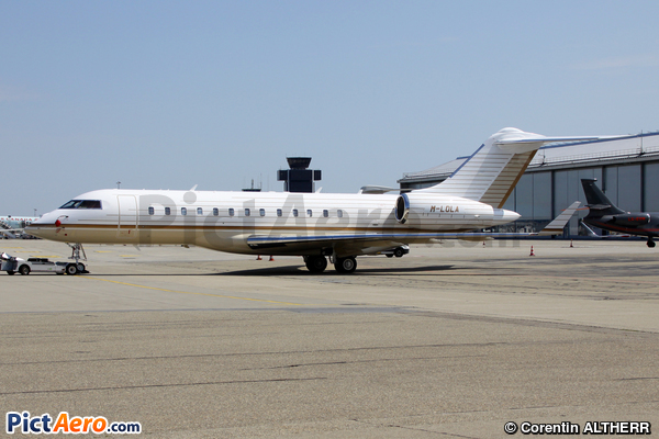 Bombardier BD-700 1A10 Global Express XRS (TAG Aviation )