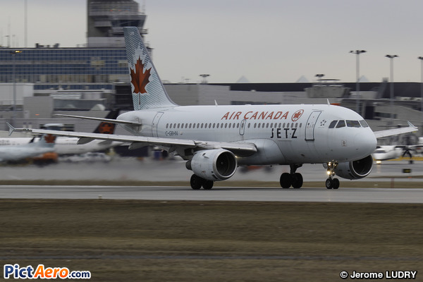 Airbus A319-114 (Air Canada Jetz)